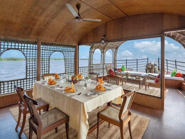 Kumaramom Lake Resort