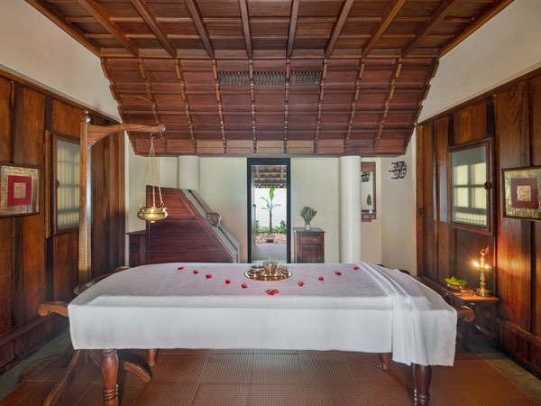 Kumaramom Lake Resort
