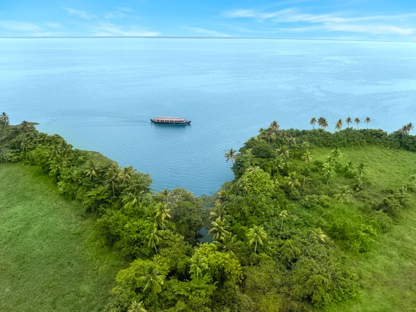 Kumaramom Lake Resort