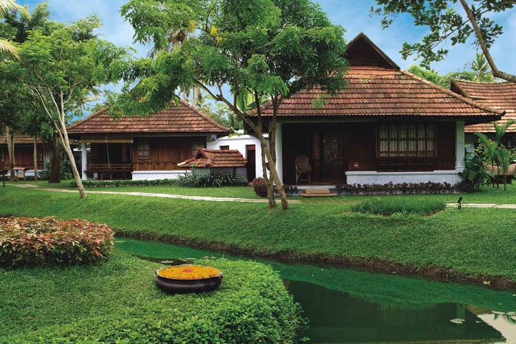 5 top places to stay on a luxury journey through Kerala