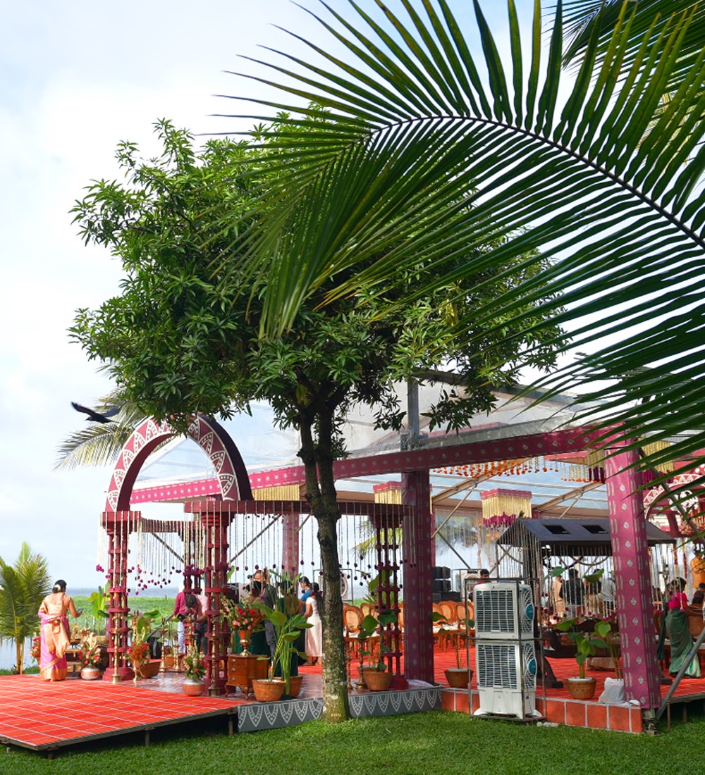 Lakeside Canopy — Intimate Celebrations, Infinite Charm