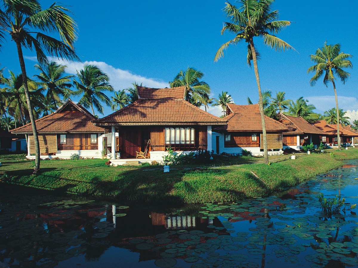 Heritage Lake View Villas with Private Pool - Kumarakom Lake Resort