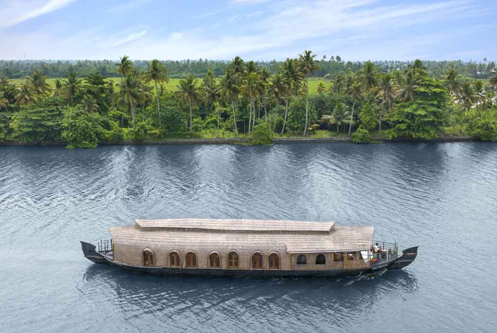 Houseboat - Kumarakom Lake Resort
